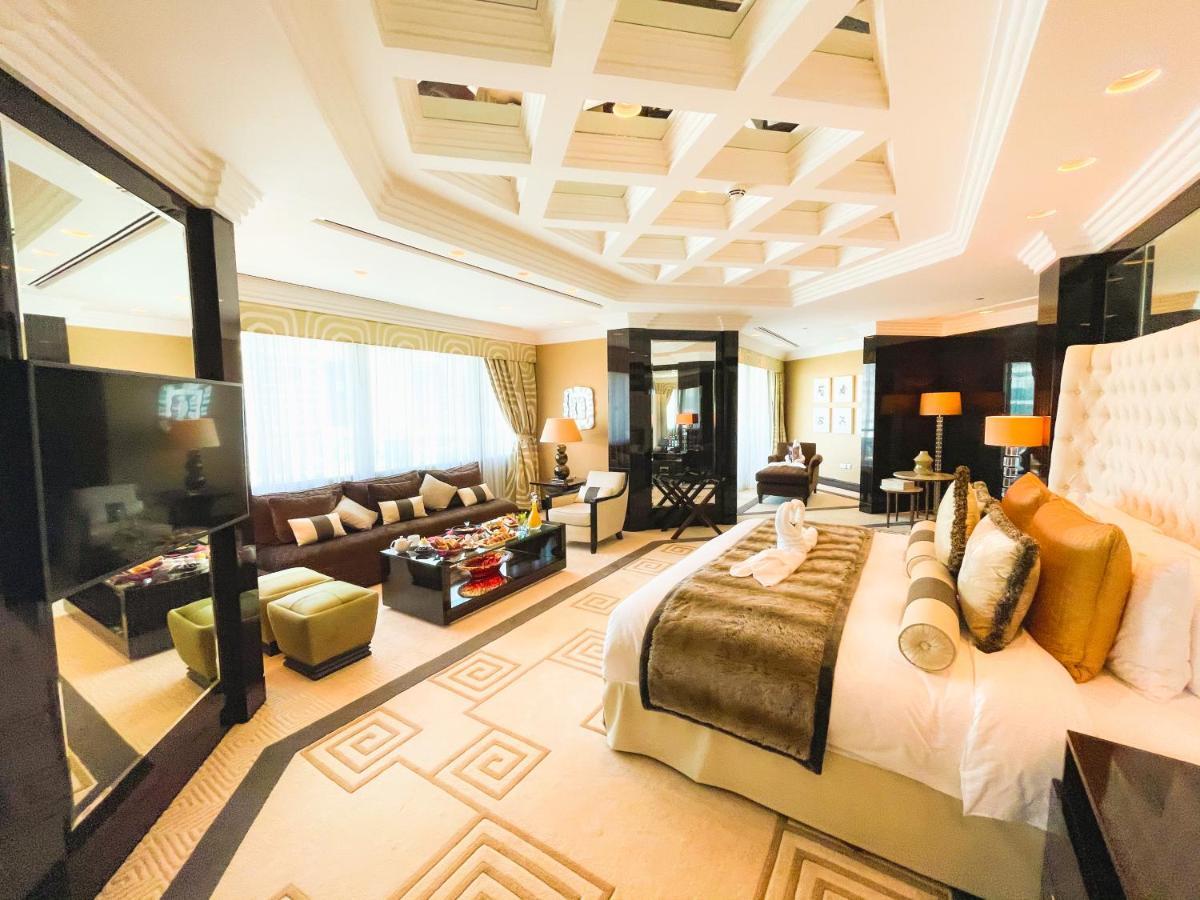 Moevenpick Grand Al Bustan Hotel Dubai Exterior foto A suite at the hotel