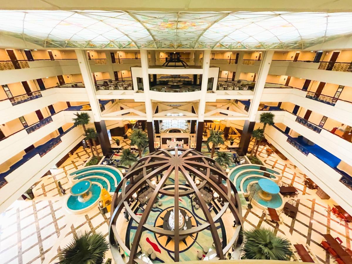 Moevenpick Grand Al Bustan Hotel Dubai Exterior foto The Atrium