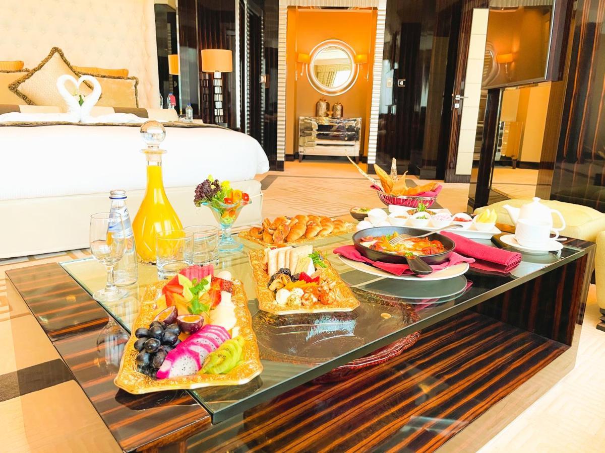 Moevenpick Grand Al Bustan Hotel Dubai Exterior foto In-room dining at the Taj Mahal Palace, Mumbai, India