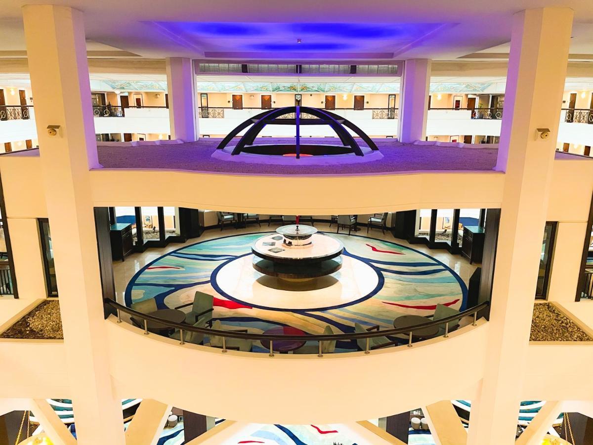 Moevenpick Grand Al Bustan Hotel Dubai Exterior foto The lobby of the hotel