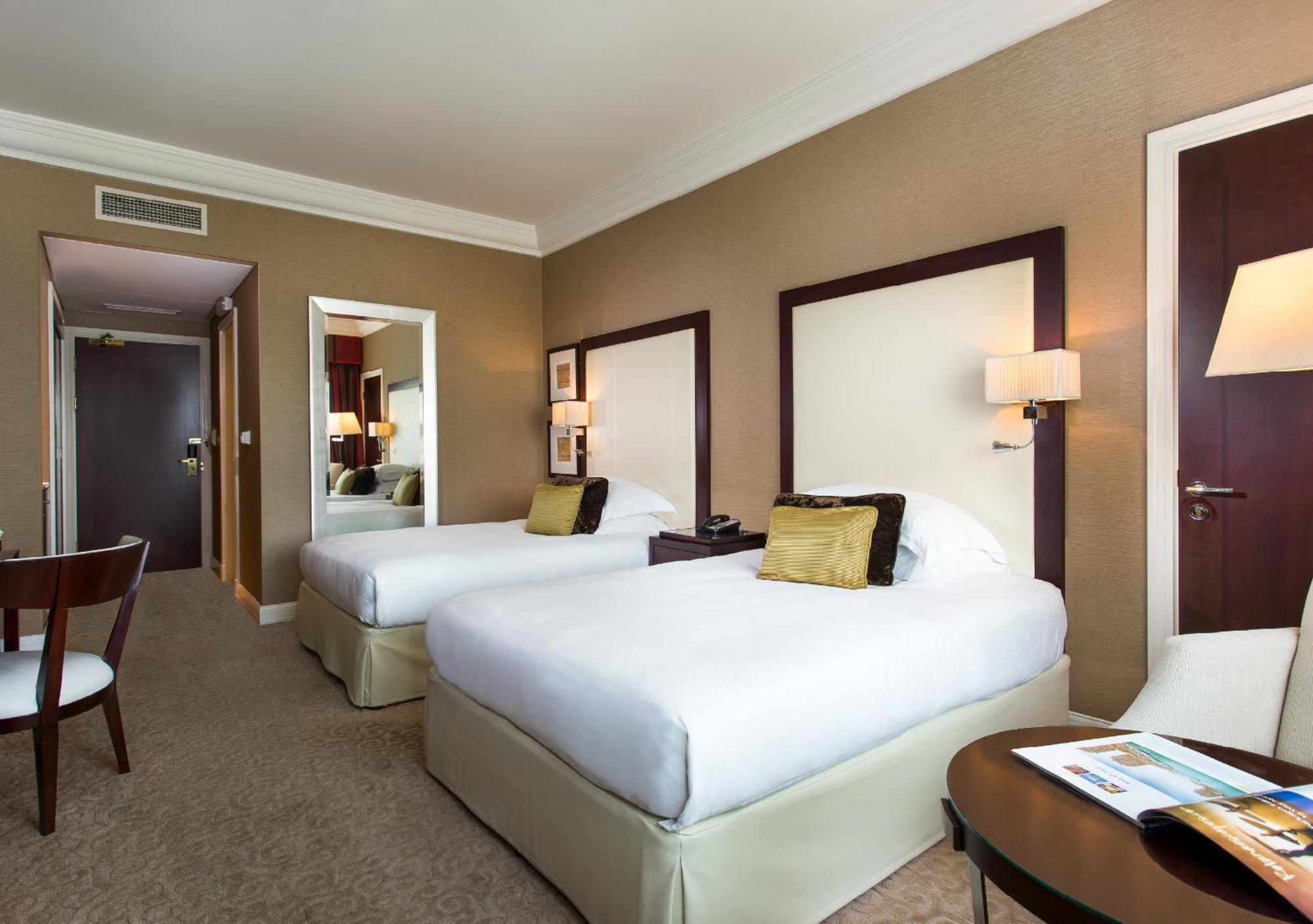 Moevenpick Grand Al Bustan Hotel Dubai Exterior foto