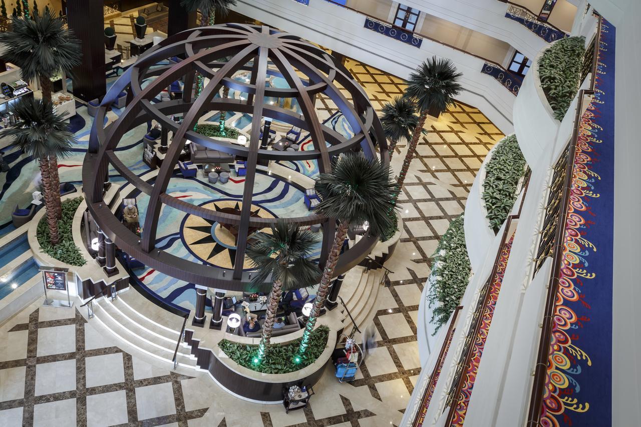 Moevenpick Grand Al Bustan Hotel Dubai Exterior foto The lobby of the hotel