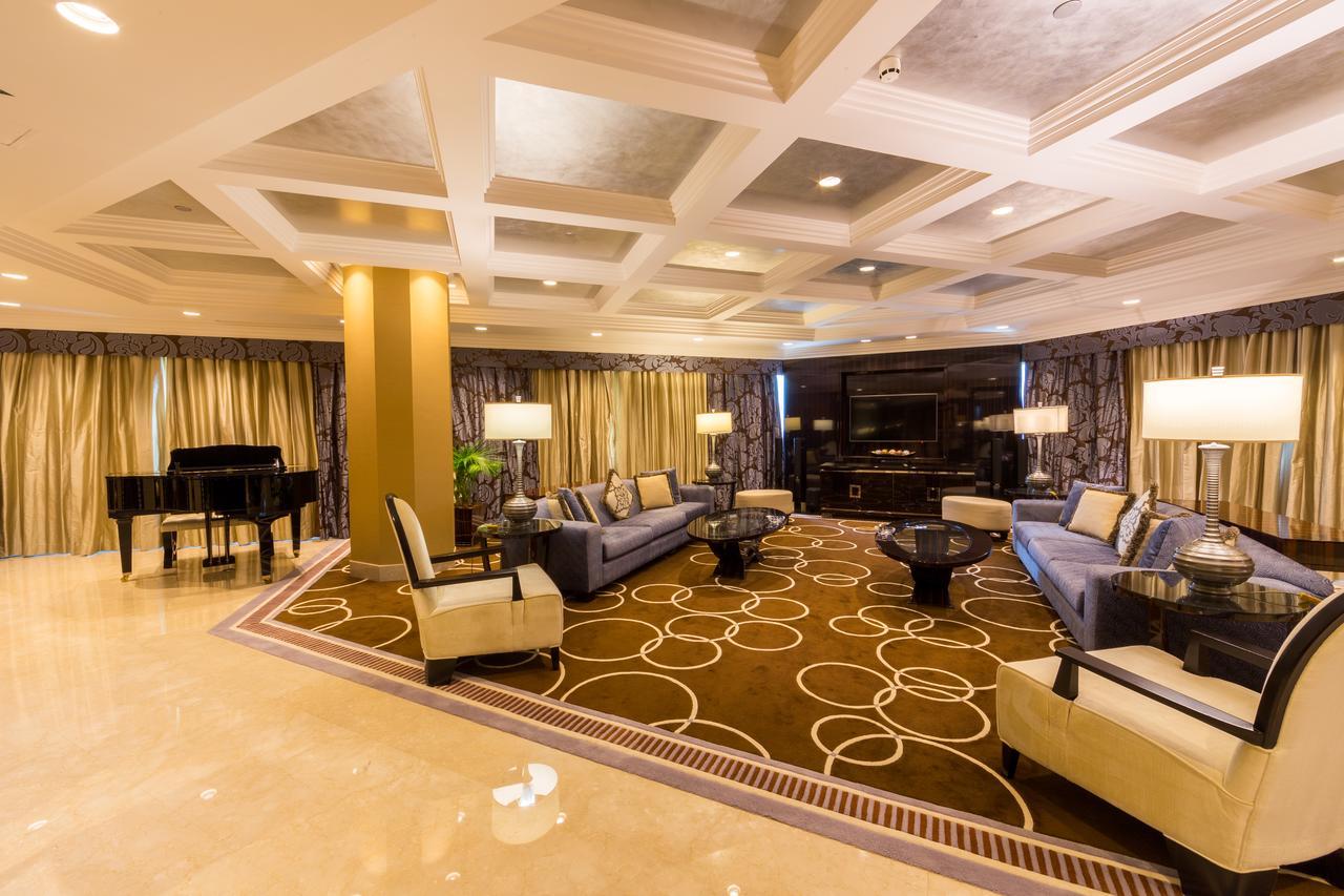 Moevenpick Grand Al Bustan Hotel Dubai Exterior foto The lobby of the hotel